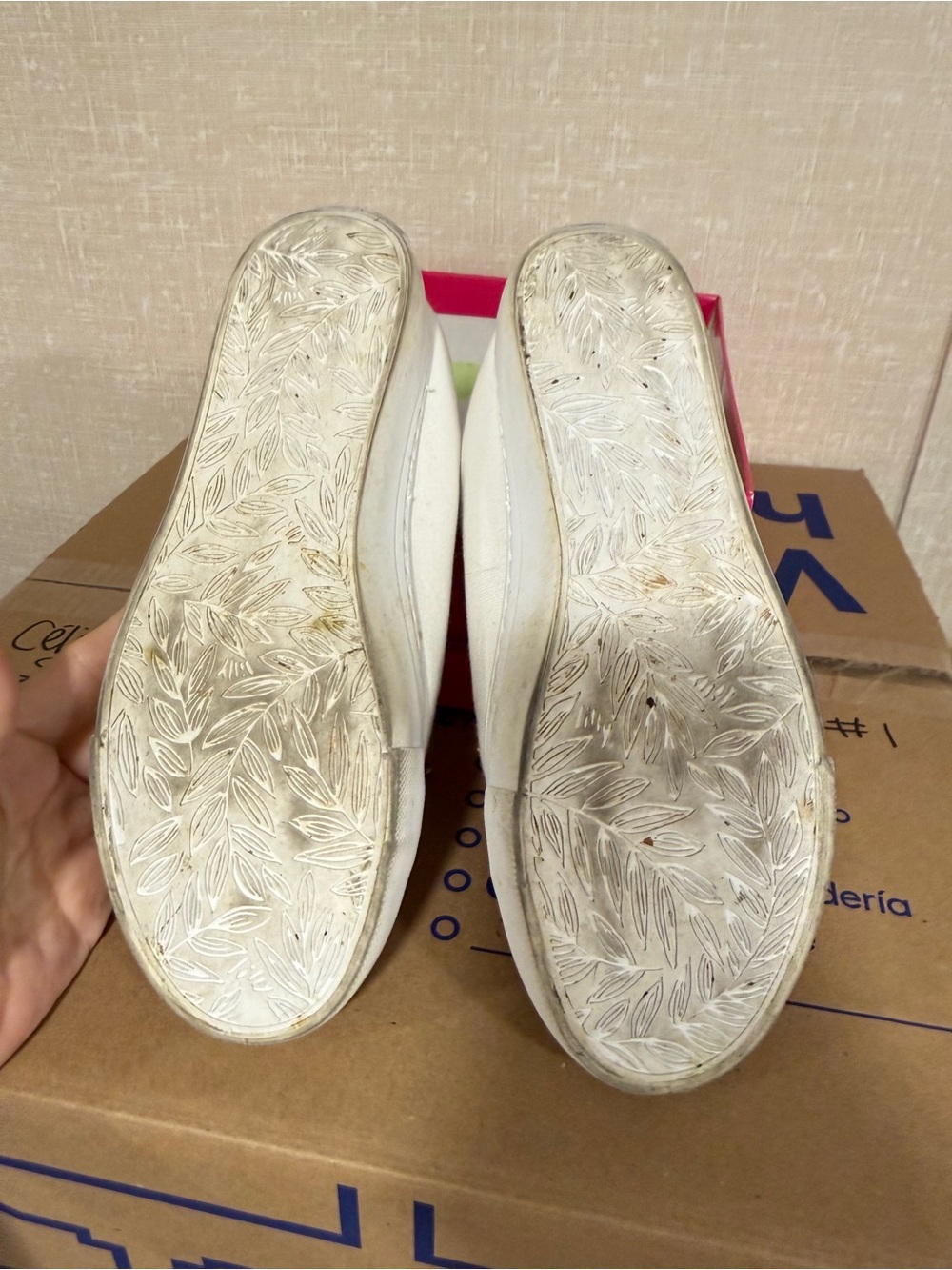 Lilly Pulitzer GUC Abigail White Canvas Mule Sneakers Size 8 Box - Picture 6 of 7